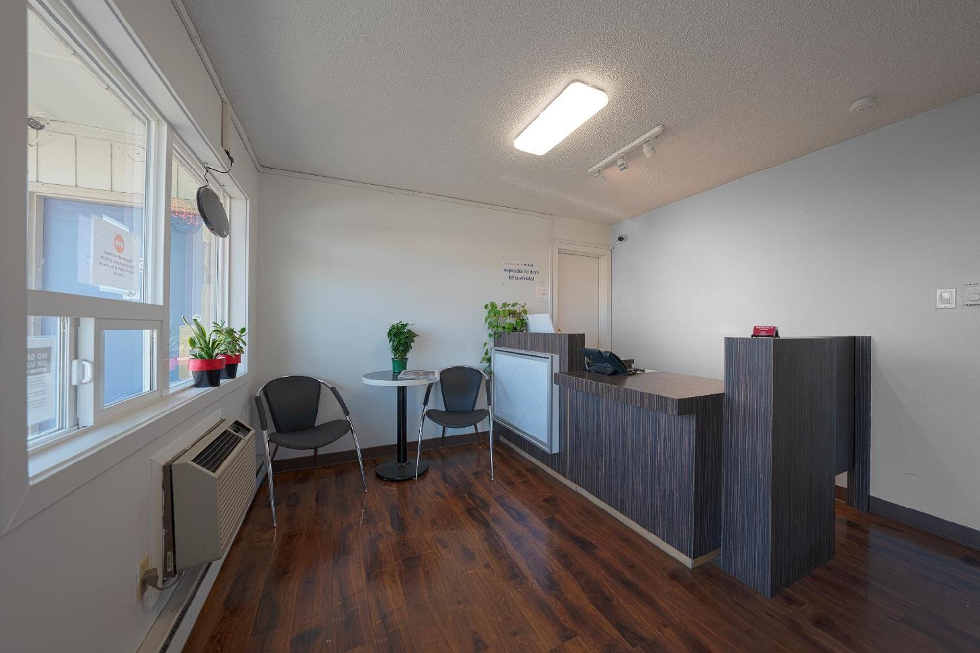 Oyo Hotel St Helens Or Сейнт Хелънс Екстериор снимка