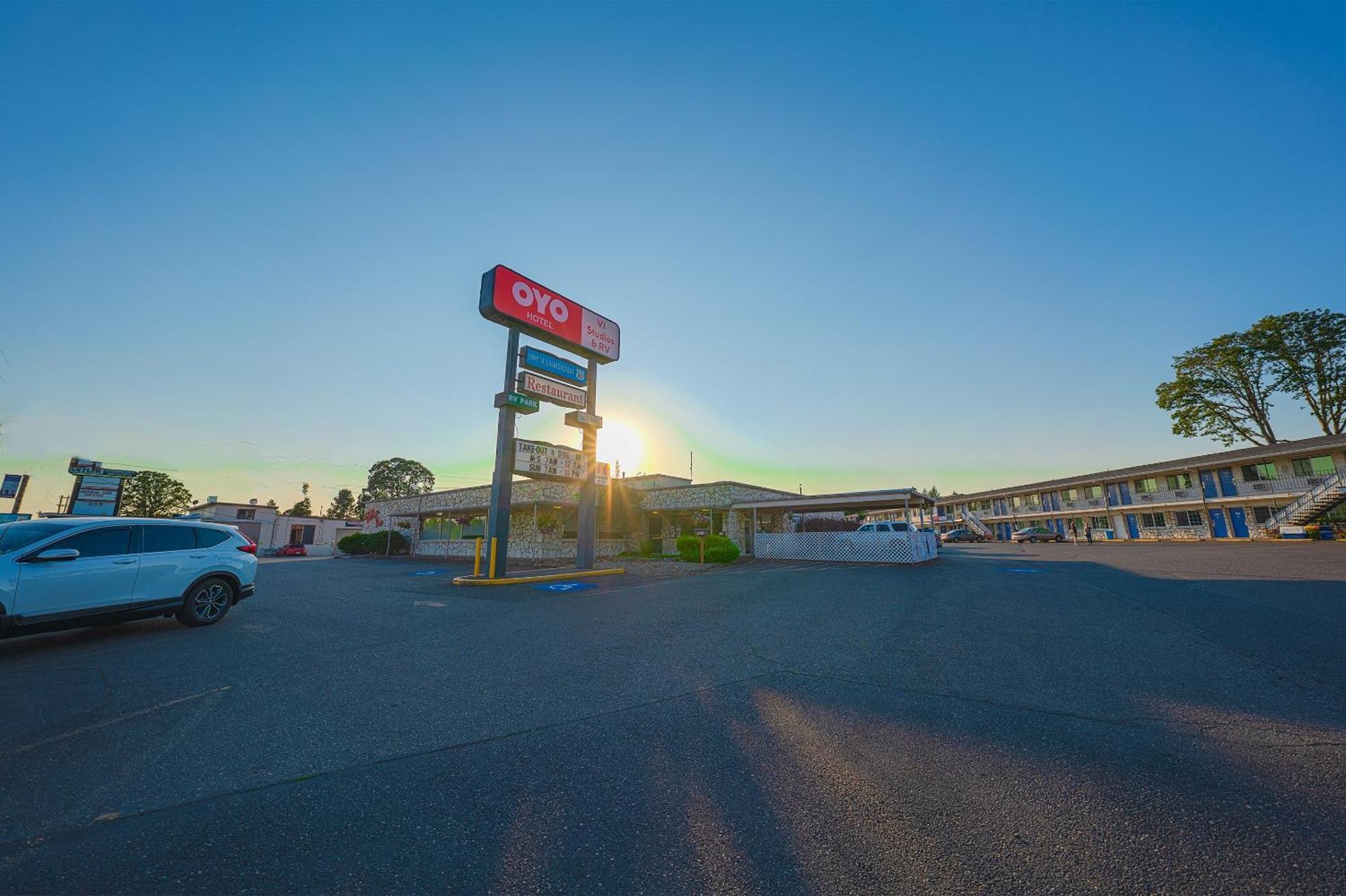 Oyo Hotel St Helens Or Сейнт Хелънс Екстериор снимка