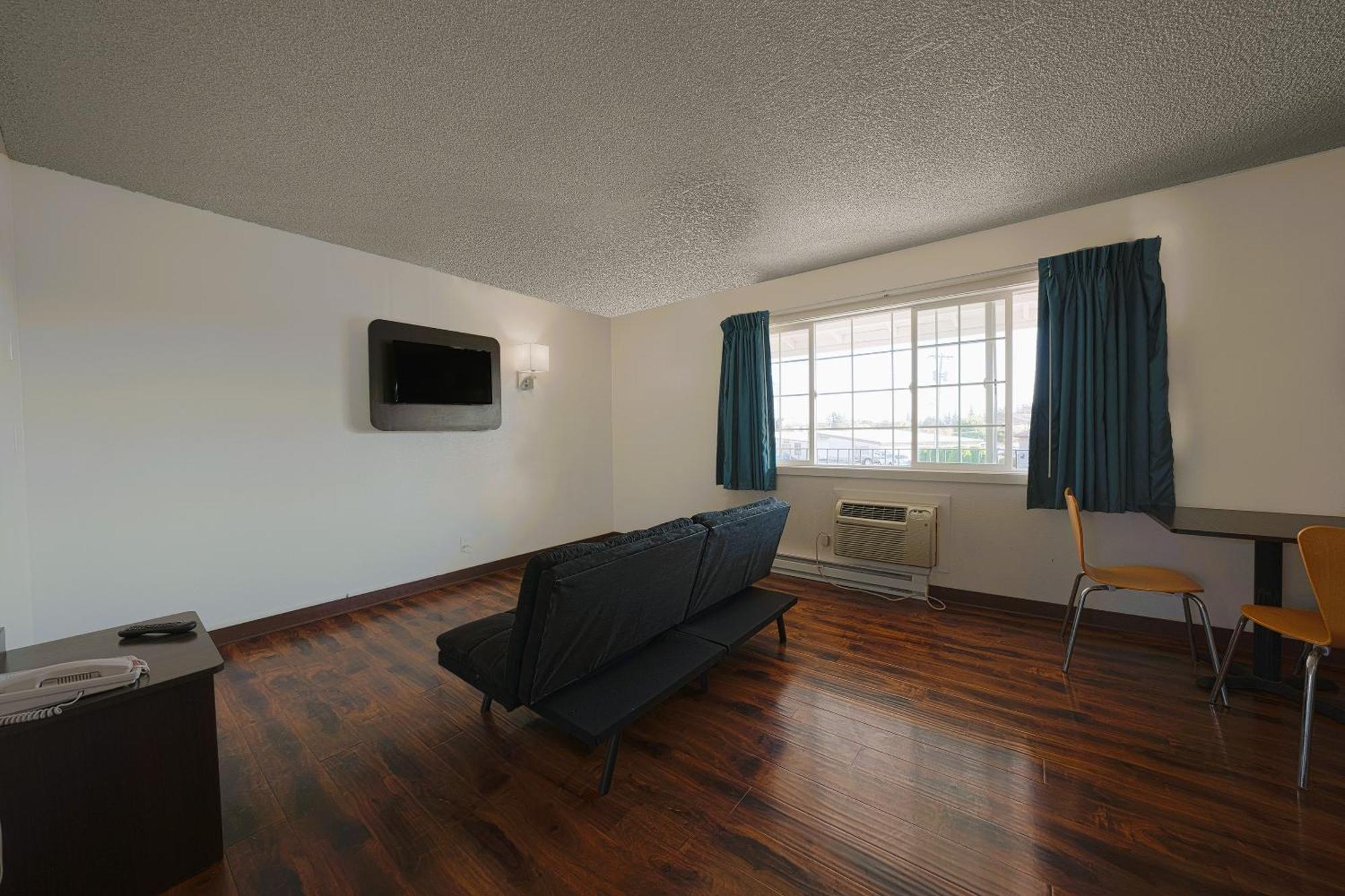 Oyo Hotel St Helens Or Сейнт Хелънс Екстериор снимка