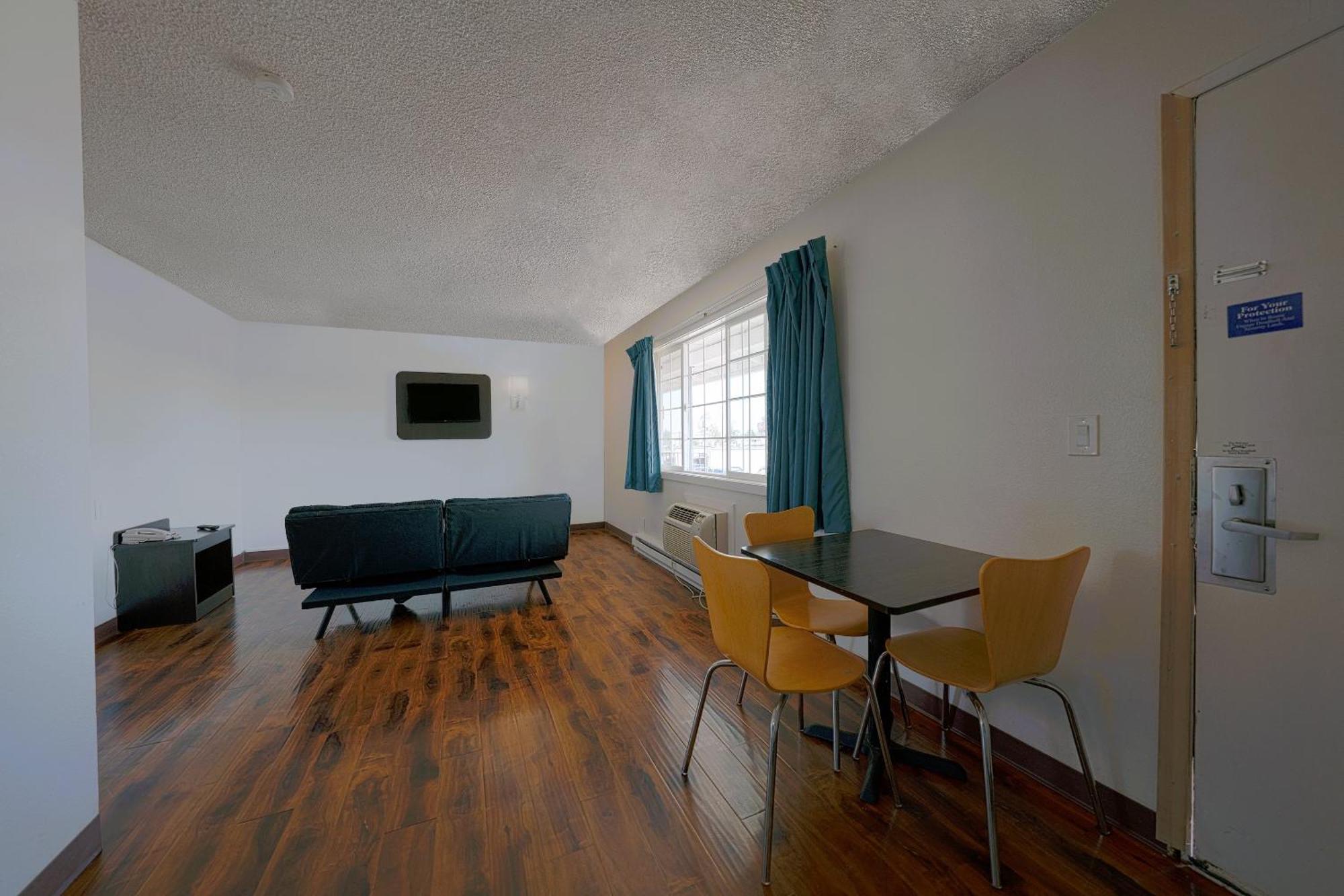 Oyo Hotel St Helens Or Сейнт Хелънс Екстериор снимка