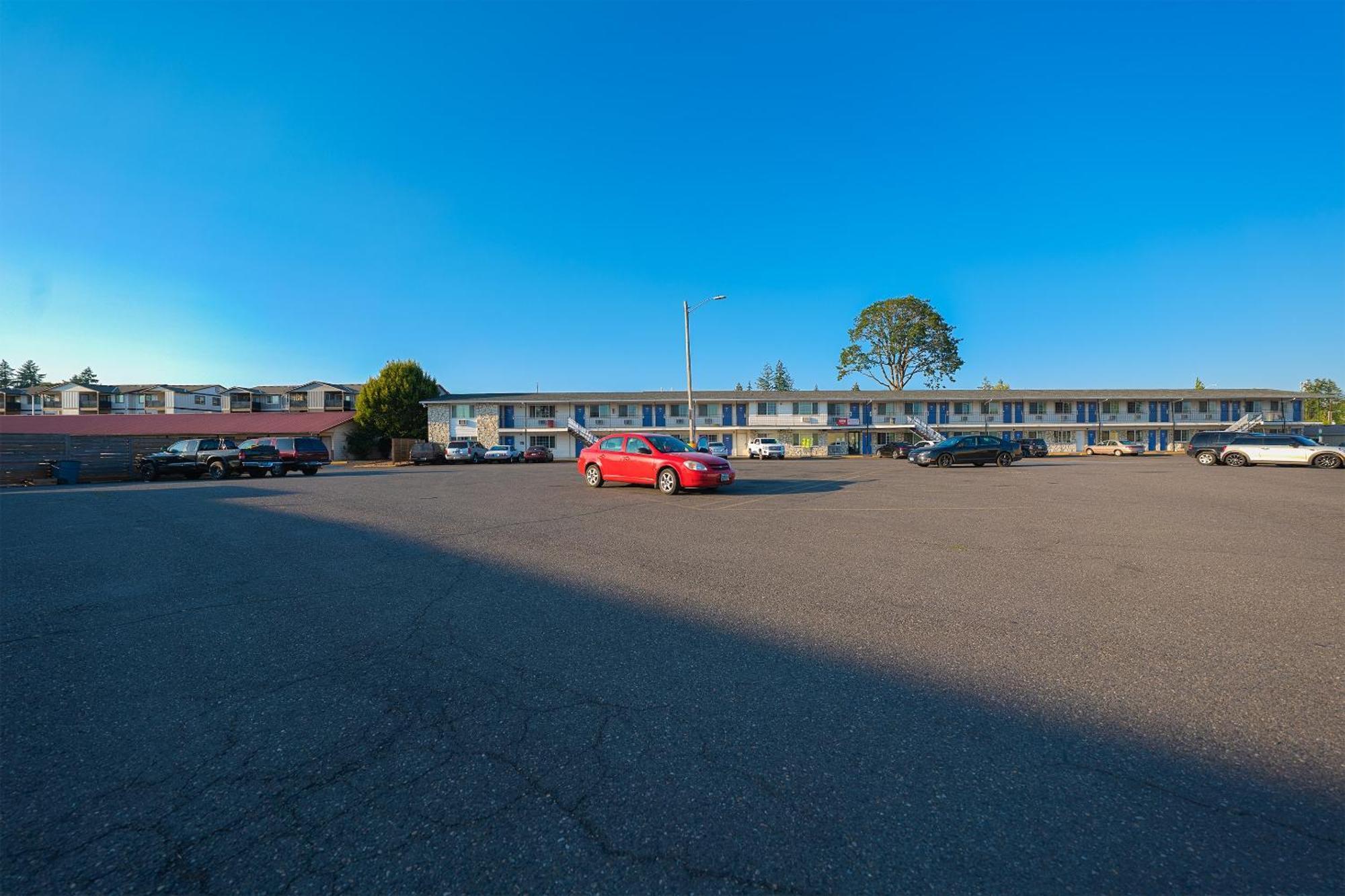 Oyo Hotel St Helens Or Сейнт Хелънс Екстериор снимка